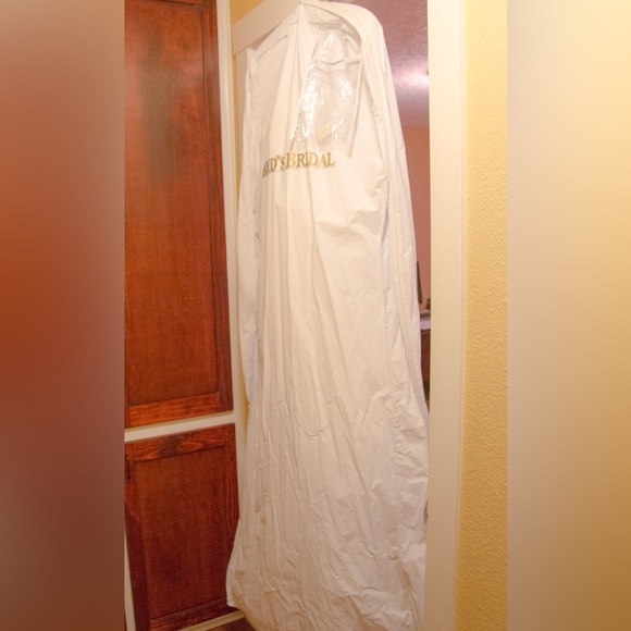 (BUNDLE!) 😍🔥 Wedding Dress, Underskirt, Veil and Bridal Gloves 🥹✨ - Picture 12 of 13